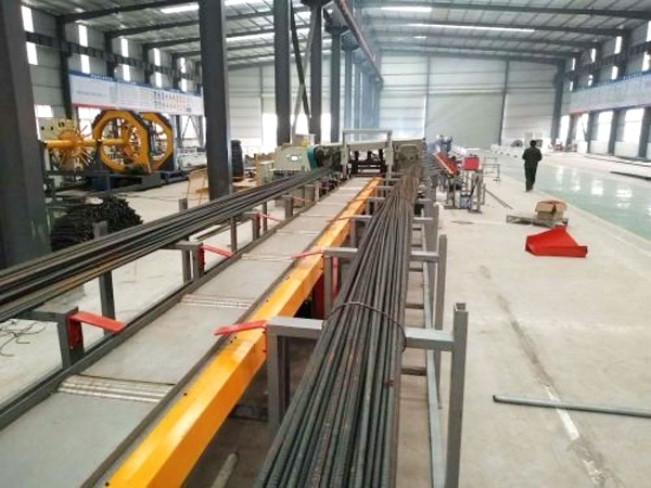 數(shù)控鋼筋剪切線(xiàn)操作員與機(jī)械臂是怎么配合的